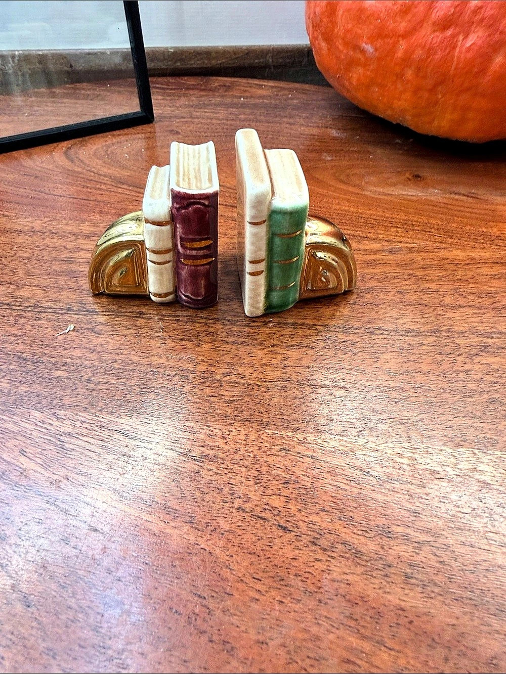 Ceramic Book-Shaped Bookends in Gold & Green Salt and Pepper Shakers